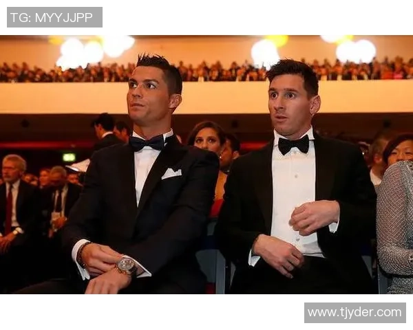 足球球星风采大赏 从梅西到C罗的传奇之路与成就分析