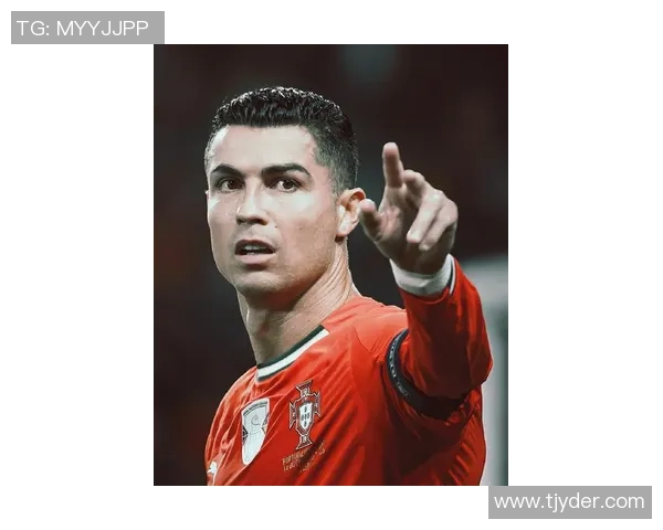 C罗送上新年祝福:愿你在新的一年里充满力量和快乐 C罗送上新年祝福:愿你在新的一年里充满力量和快乐