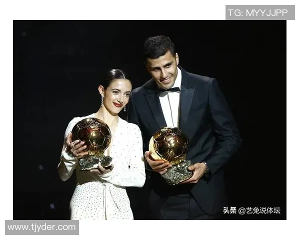 足球球星化身女装大佬惊艳亮相引发球迷热议与全网关注